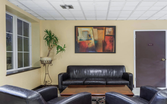Comfort Inn & Suites Pottstown Eastern Gateway