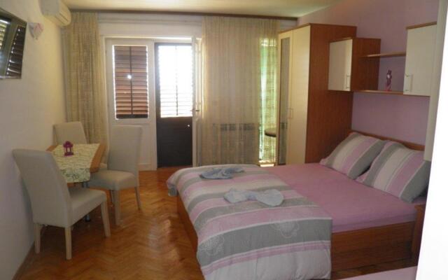 Vese - 200 m from beach - SA2(2+1)