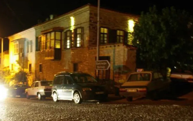 Saliha Hanım Taş Konak