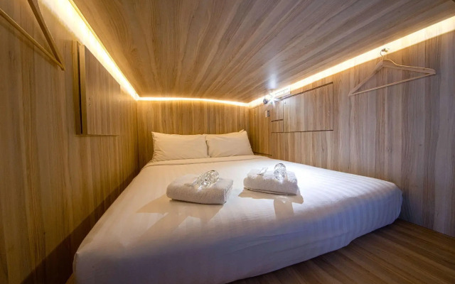CUBE Boutique Capsule Hotel @ Chinatown