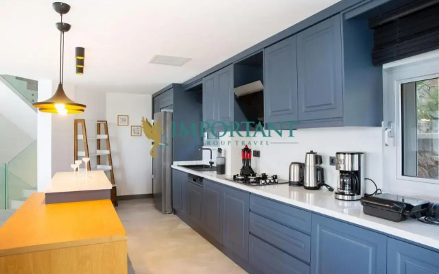 BD4123 Five Bedroomed Villa with Pool and Sea View