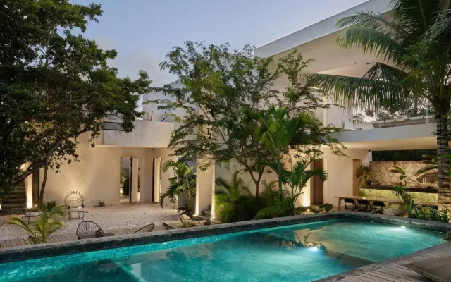 Villa in La Veleta for 16 guests