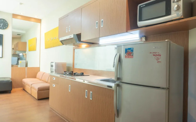 Comfy 1BR at Green Central City Apartment near Glodok