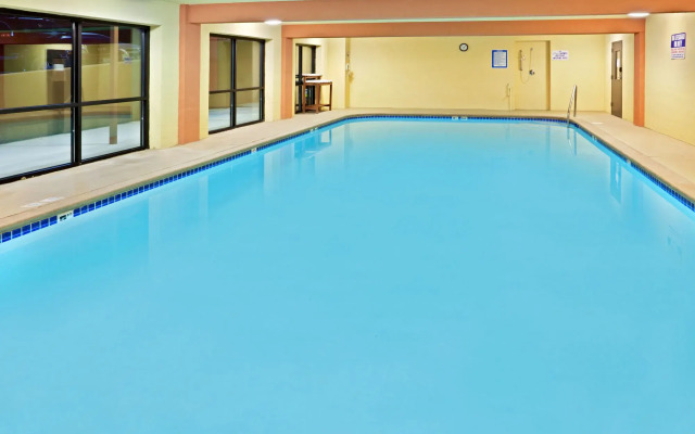 Holiday Inn Express Portland South-Lake Oswego by IHG