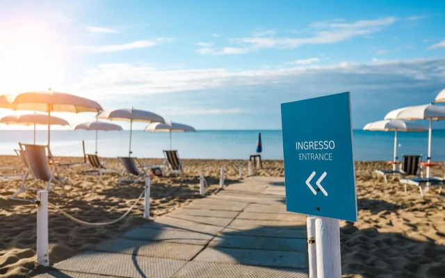 Ticho's Greenblu Hotel