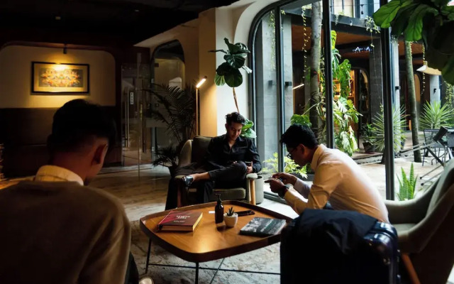 Nomad Hotel