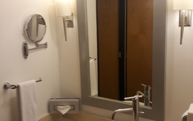 Hotel & Suites PF