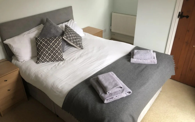 Beautiful 4-bed House in Telford