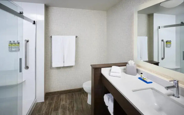 Holiday Inn Express & Suites Niagara On The Lake