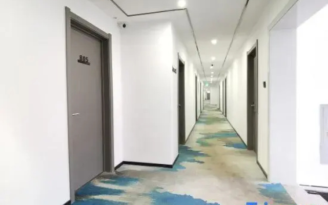 Jinfeng Hotel (Changbaishan Erdao Baihe Town)