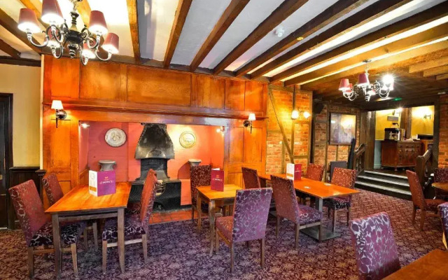 The Royal Victoria & Bull Hotel