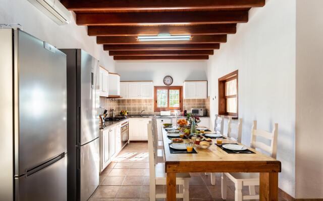 New! Villa Savinar in Es Cubells