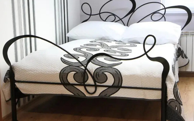 Leo Hostel