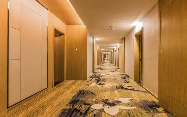 Lige Holiday Hotel