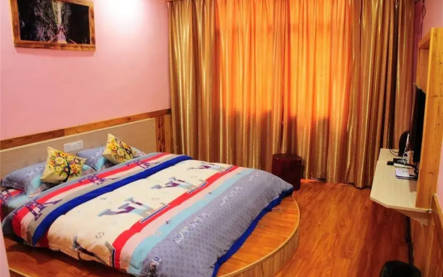 Qingfengge Hostel