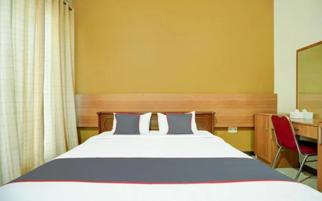 Collection O Padang near Mesjid Raya Syekh Ahmad Al-Minangkabawi formerly Hotel Surya Palace