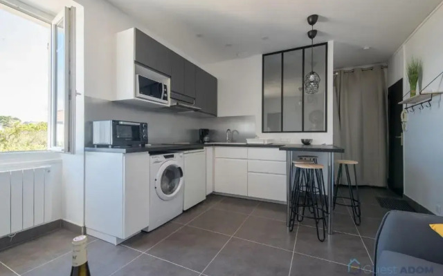 Appartement les pieds dans le sable, vue mer