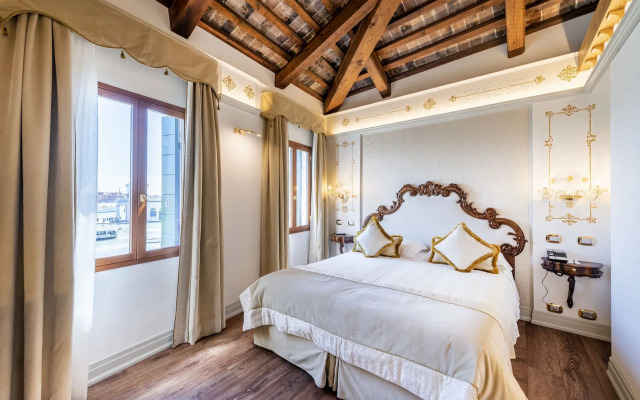 Monaco & Grand Canal Hotel