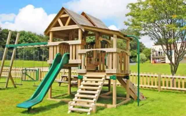 10 Valley View Lodge