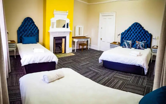 Island Vibe, Harbour Masters House