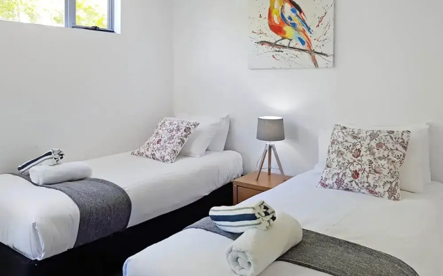 Top 1 Sunshine Beach Family Retreat