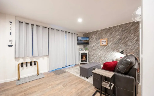 124 Bldg B Studio