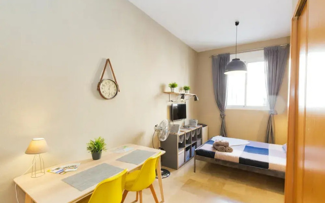 Studio in Málaga, With Wifi