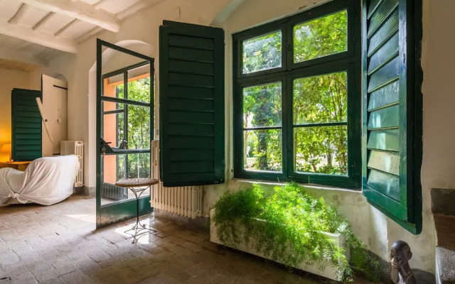 Cosy Farmhouse in Bacchereto With Swimming Pool