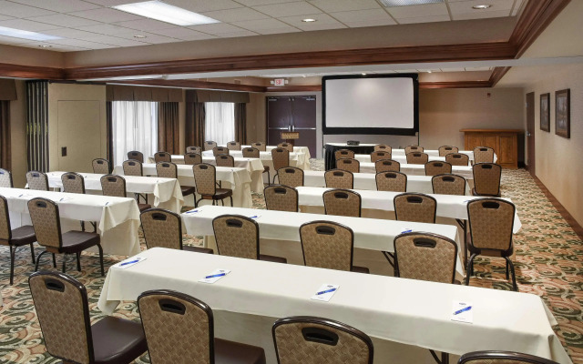 Hampton Inn & Suites Youngstown-Canfield