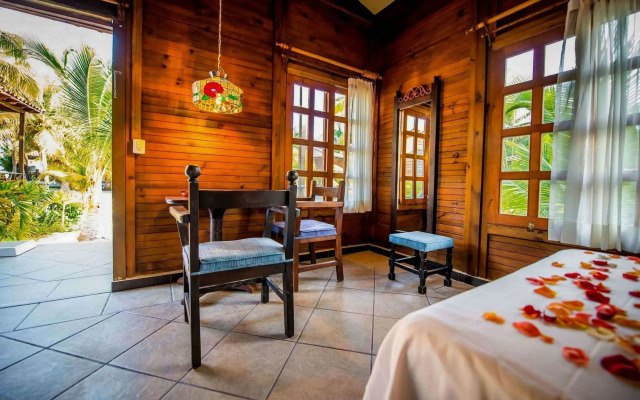Petit Lafitte Hotel