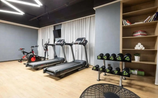 Atour Hotel Heyuan Wanlong