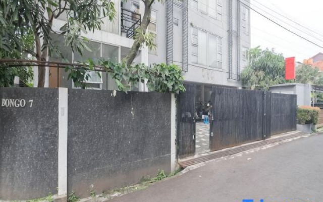 RedDoorz Near Trans Studio Mall Bongo Residence
