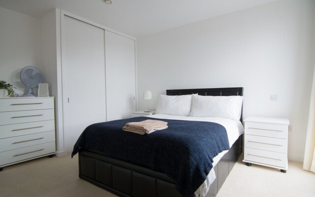 City Centre Hermitage 1 Bedroom Serviced Apartment + Parking