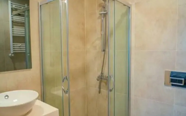 Luxurious 2 1 Apartment Near Mall of Istanbul