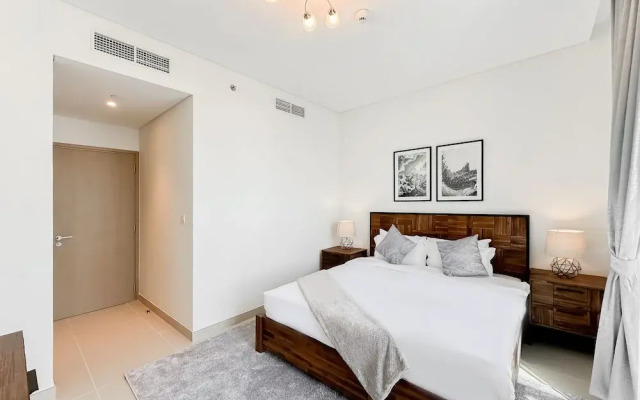 Breathtaking 3BR with Sea & Marina