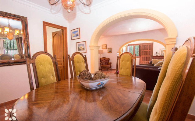 Villa Hugo 11 by Abahana Villas