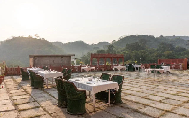 Capital O 23356 Hotel Kumbhal Castle