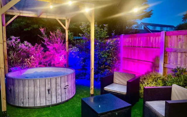 Remarkable 3-bed Hot Tub House in Blackpool