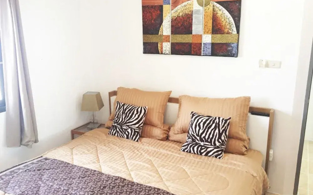 3 bedroom Pool Villa Near Walking St