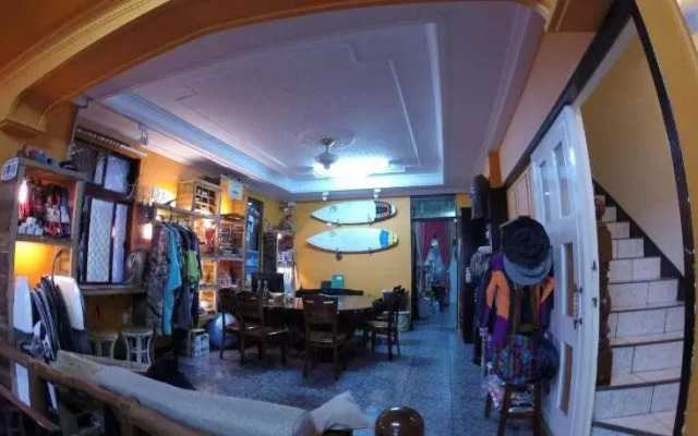 Donghe Surf Shop & Hostel - Taitung