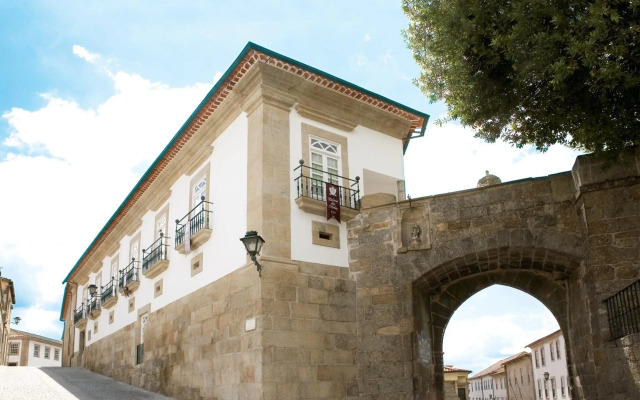 Montebelo Palácio dos Melos Viseu Historic Hotel