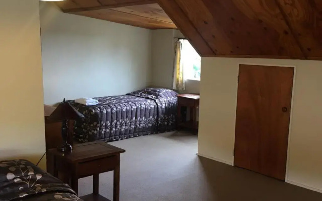 Woodlands Motels and Apartments