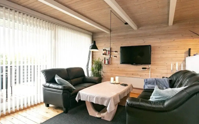 6 Person Holiday Home in Hals