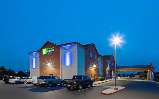 Holiday Inn Express Suites Watsonville, an IHG Hotel