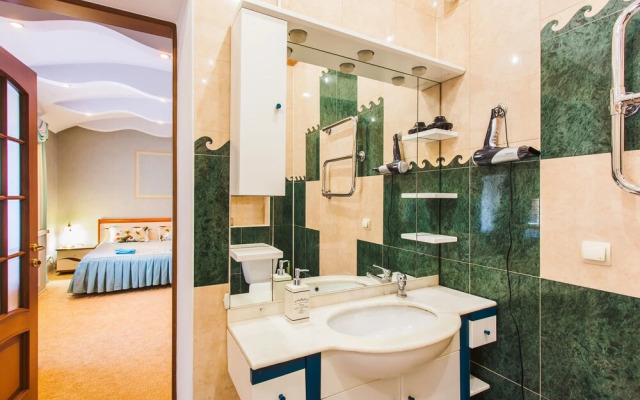 Port House Home Mini Hotel