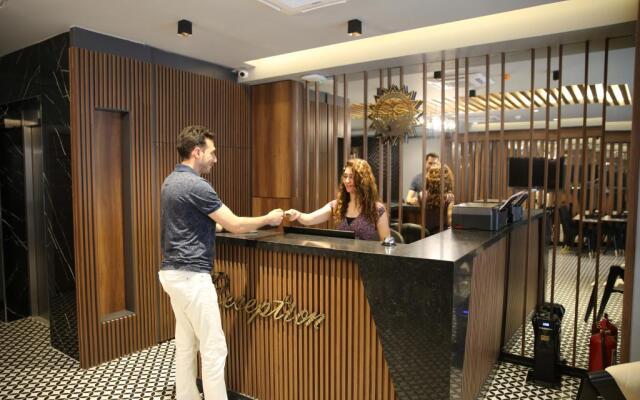 Mithras Hotel & Cafe