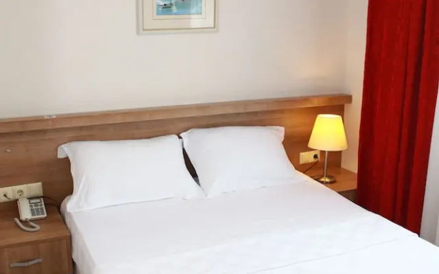 Sinopsis Resort Otel