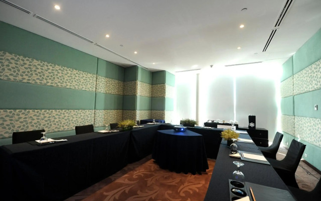 Acacia Hotel Manila