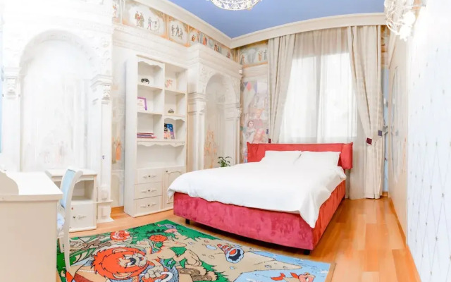 Funny Dolphins Apartments White House