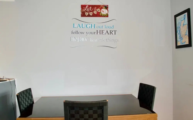 2 Bedroom Flat With Private Garden